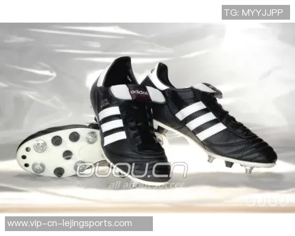 阿迪达斯足球鞋性能评测及使用体验分享，适合各类足球爱好者的选择指南